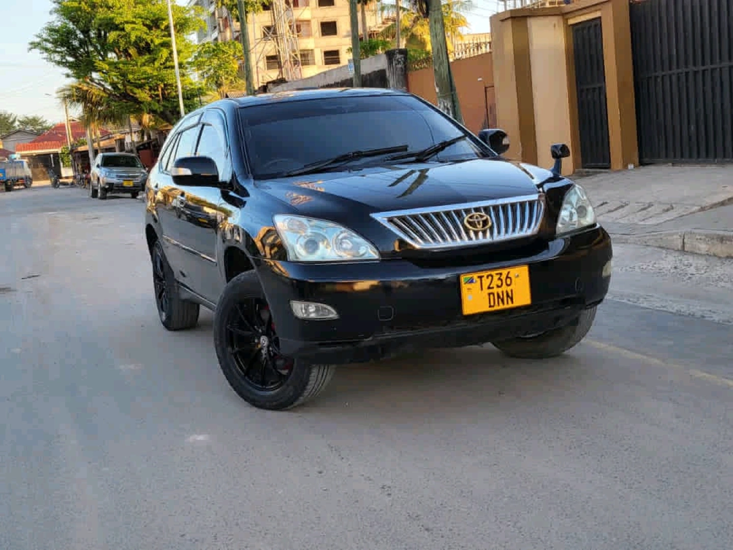 Toyota Harrier 2007 Black SUV (2360 CC) thumbnail 2