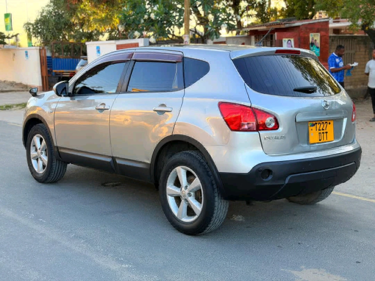 Nissan Dualis (Qashqai) 2010 Model thumbnail 3