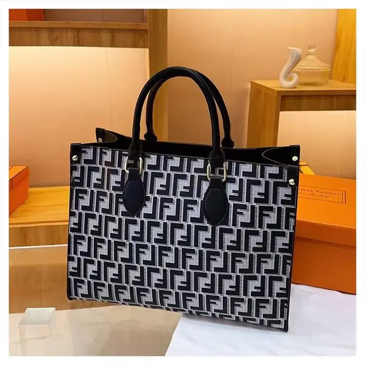 FENDI Style Designer Handbags thumbnail 2