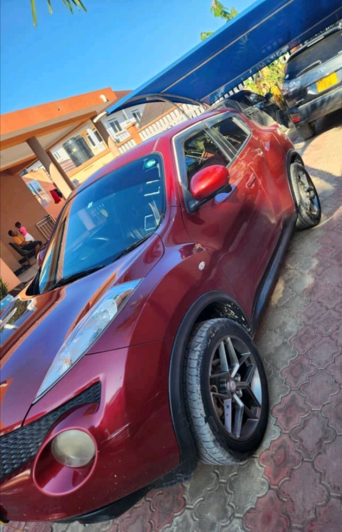 Used Red Nissan Juke SUV 1400cc thumbnail 3