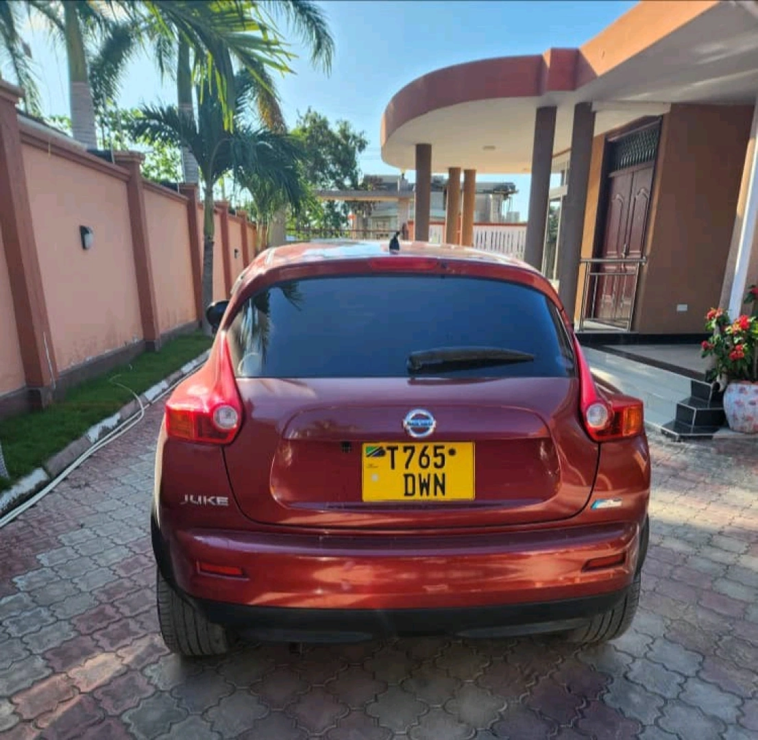 Used Red Nissan Juke SUV 1400cc thumbnail 8