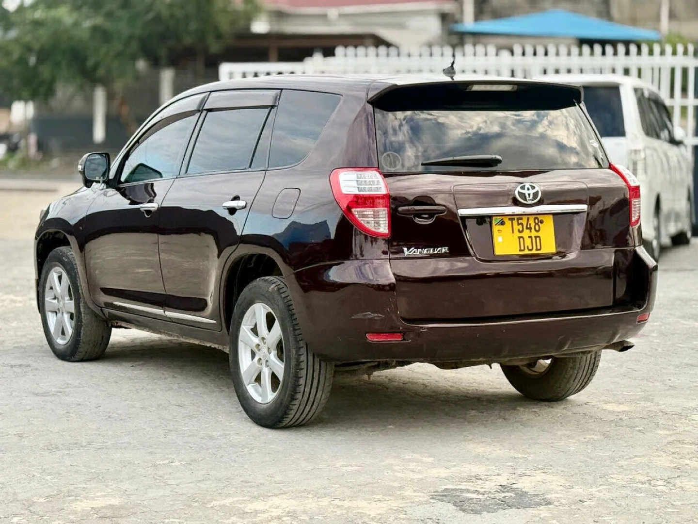 Toyota Vanguard SUV thumbnail 4