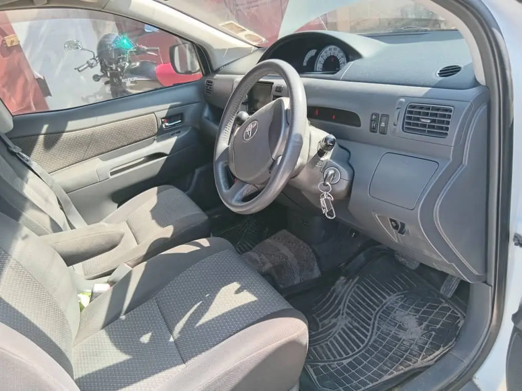 Toyota Raum 2005 DQG thumbnail 2