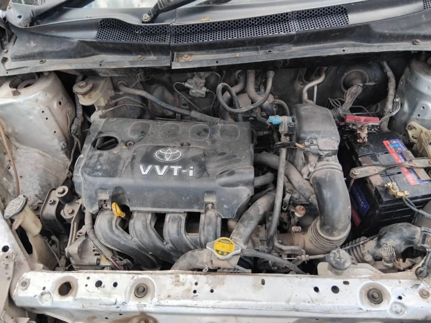 Used Silver Toyota Platz Sedan 1300cc thumbnail 3