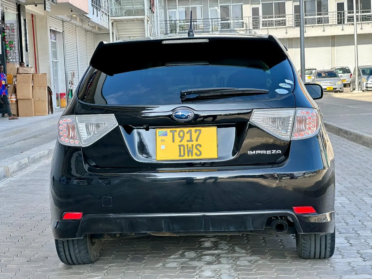 Black 2011 Subaru Impreza Hatchback thumbnail 5