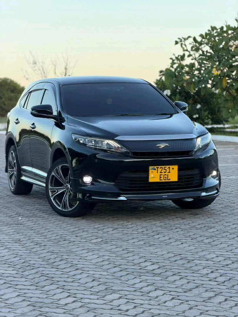 Toyota Harrier 2016 SUV (Low Mileage)