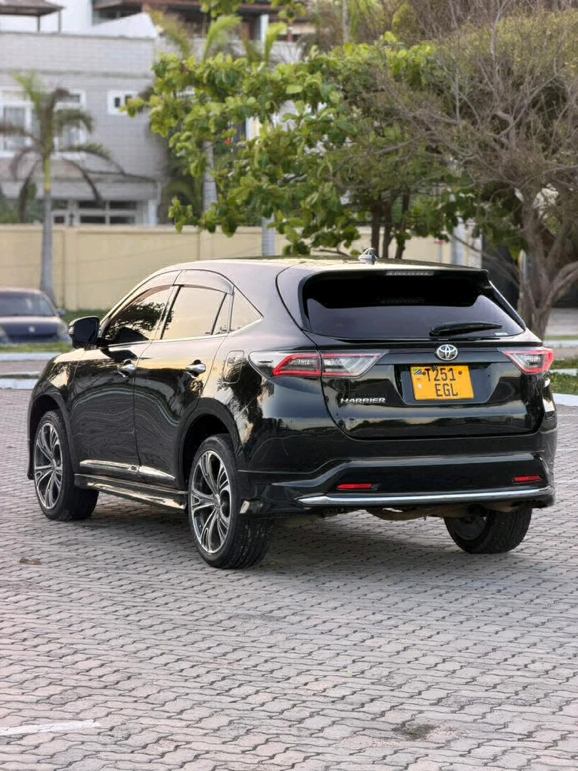 Toyota Harrier 2016 SUV (Low Mileage) thumbnail 4