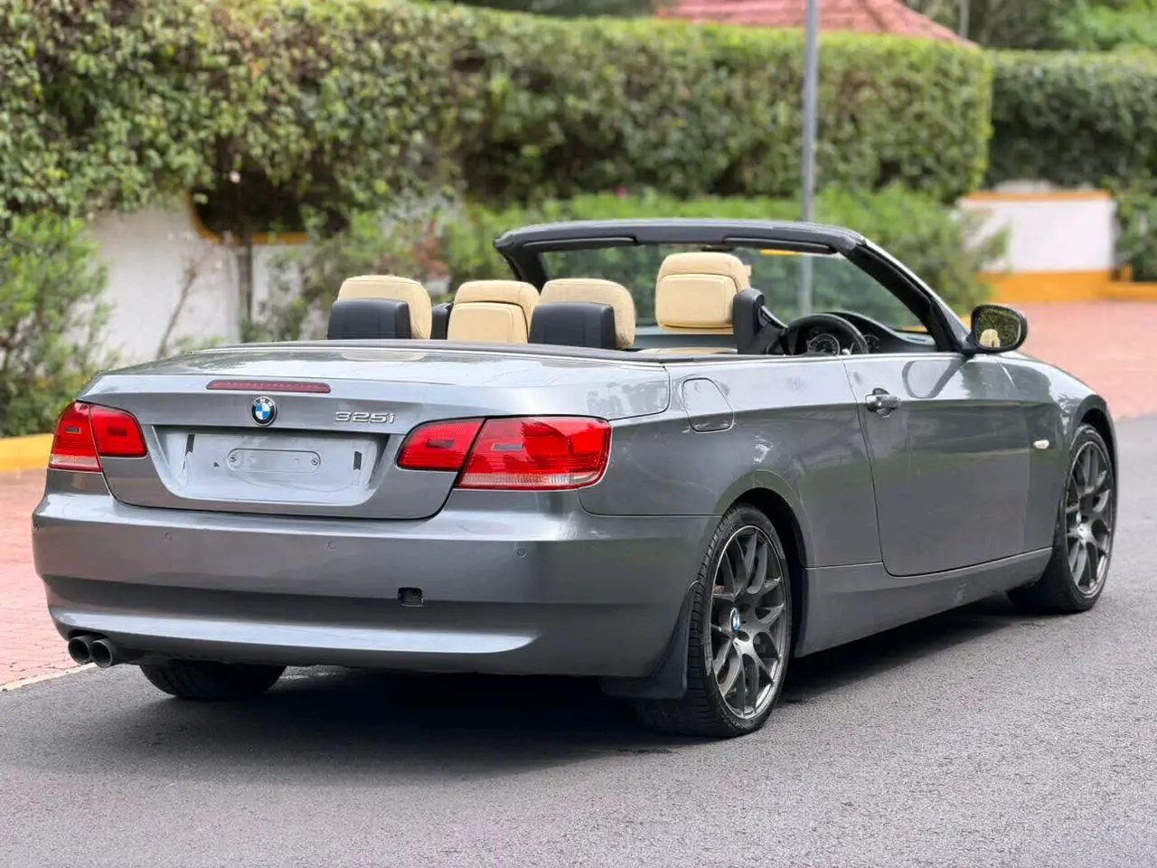 BMW 3 Series Convertible 2009 thumbnail 8