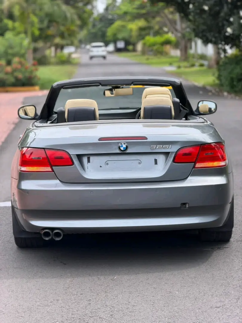 BMW 3 Series Convertible 2009 thumbnail 9