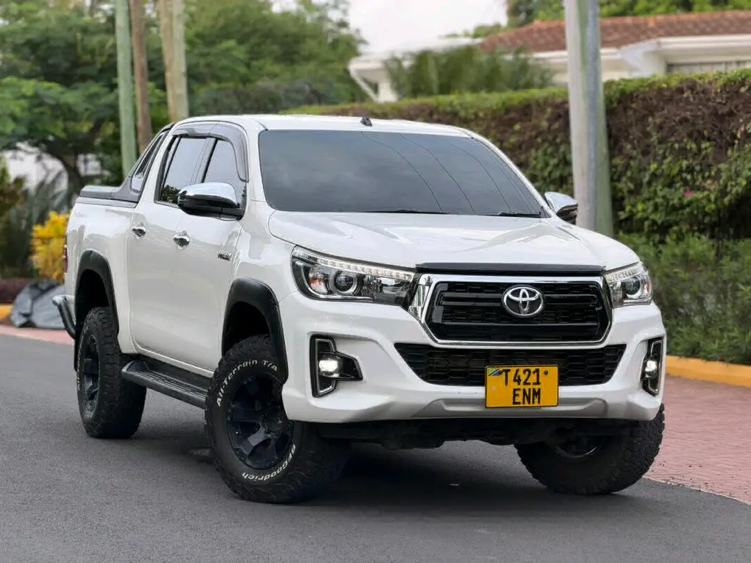 2018 Toyota Hilux Double Cabin 2GD Diesel thumbnail 3