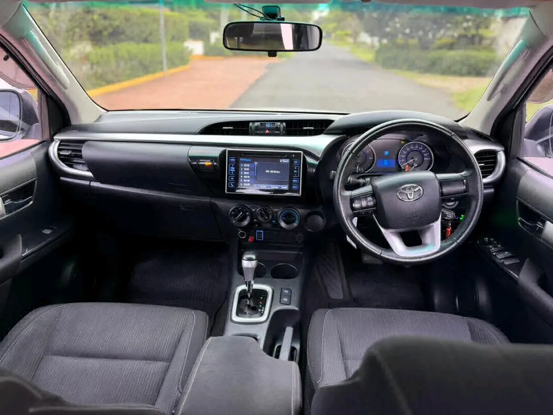 2018 Toyota Hilux Double Cabin 2GD Diesel thumbnail 6