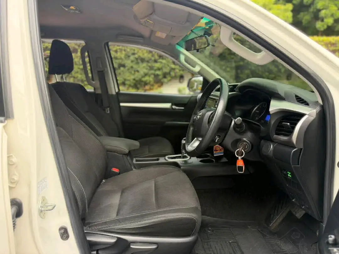2018 Toyota Hilux Double Cabin 2GD Diesel thumbnail 7
