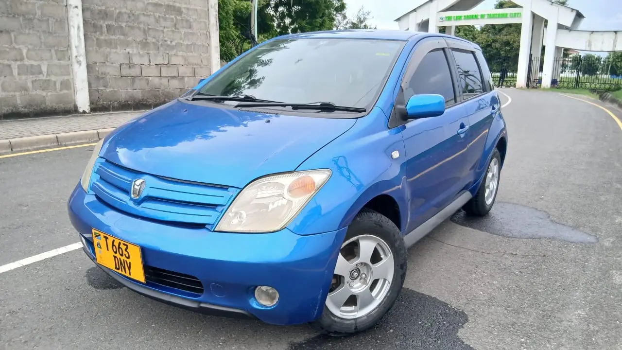 Toyota Ist 2003 thumbnail 6