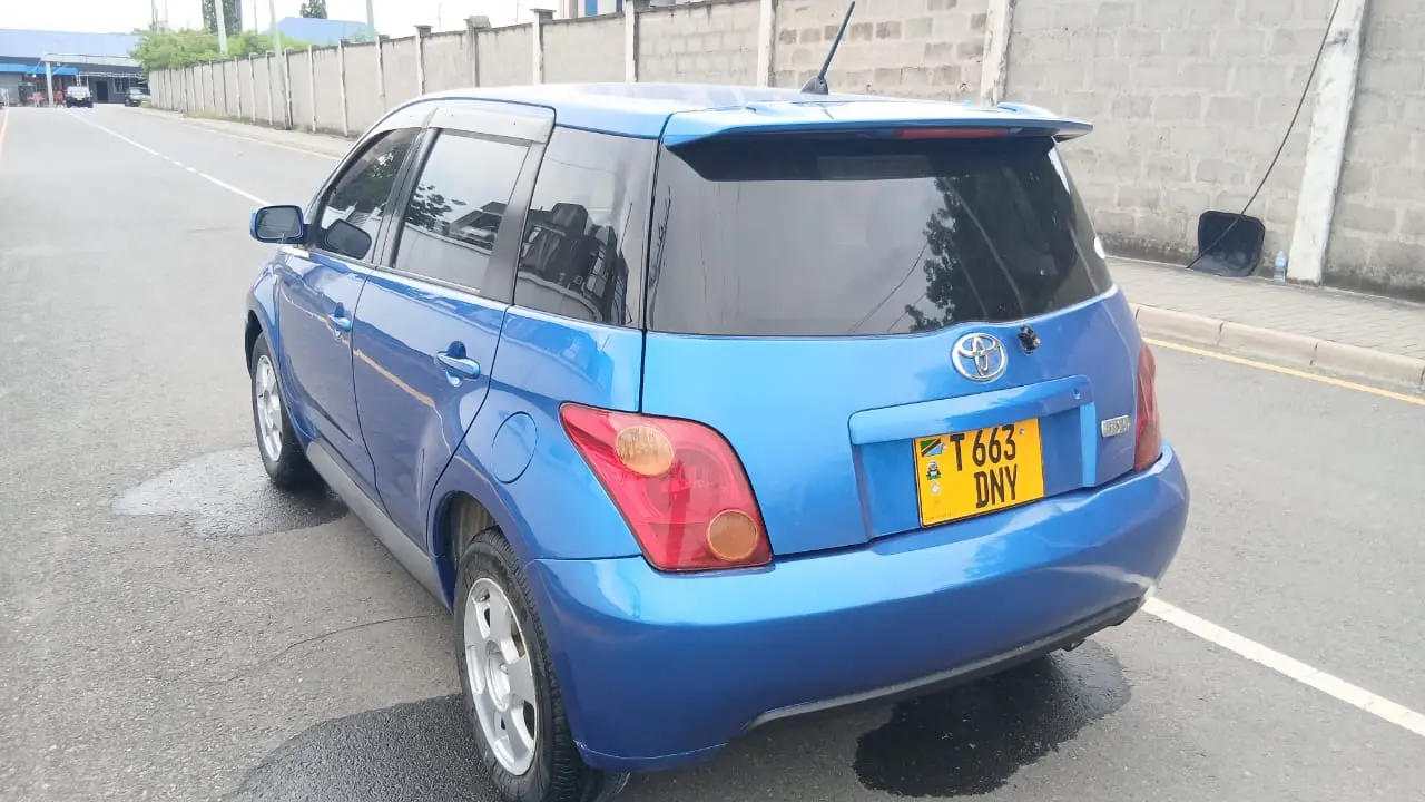 Toyota Ist 2003 thumbnail 7
