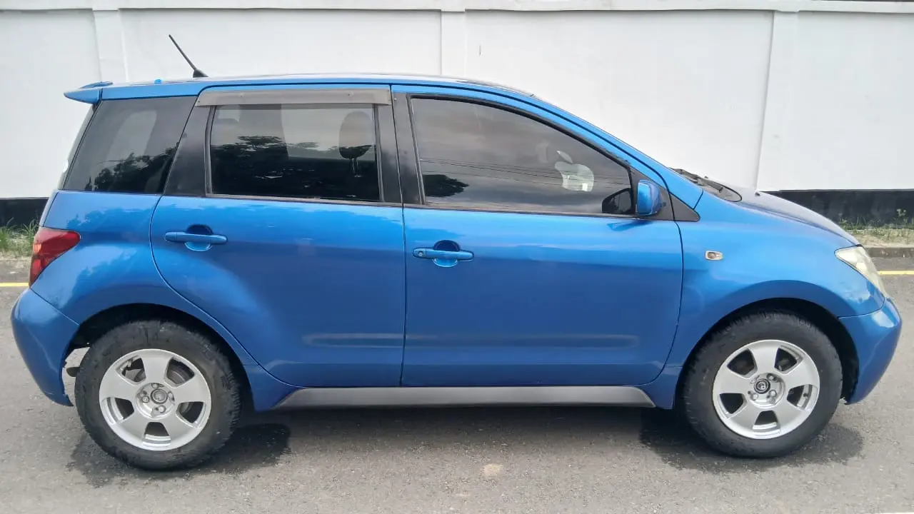 Toyota Ist 2003 thumbnail 9