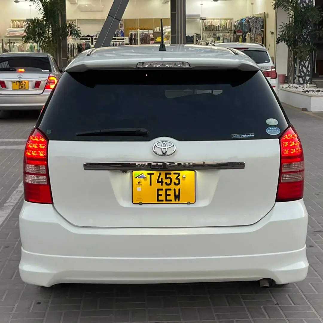 Toyota Wish 2005 White thumbnail 2