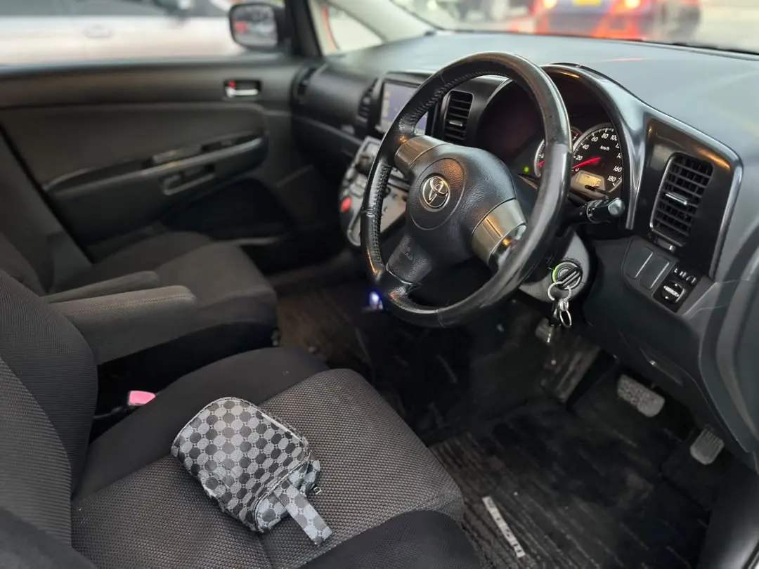 Toyota Wish 2005 White thumbnail 5