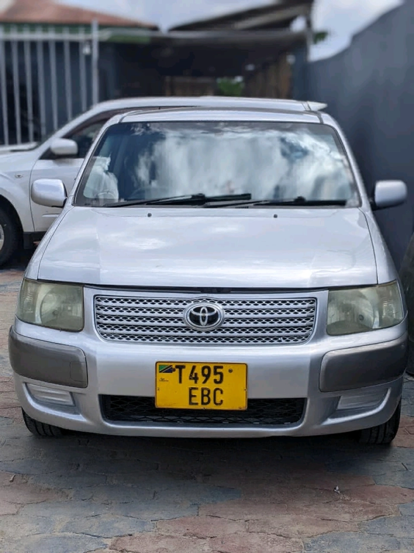 Toyota Succeed Station Wagon 2005 Automatic
