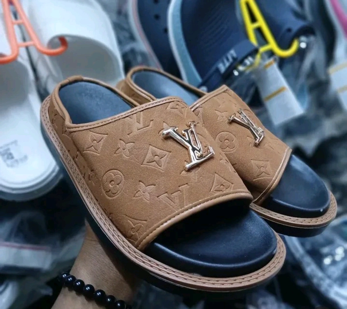 LV Black Slides Good Quality (Size 40-45) thumbnail 2