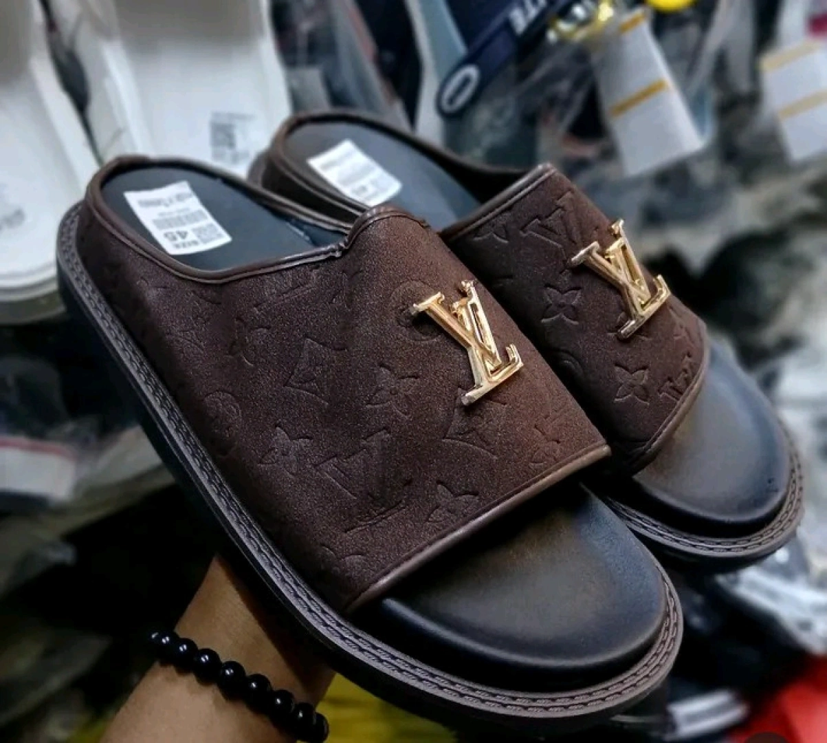 LV Black Slides Good Quality (Size 40-45) thumbnail 3