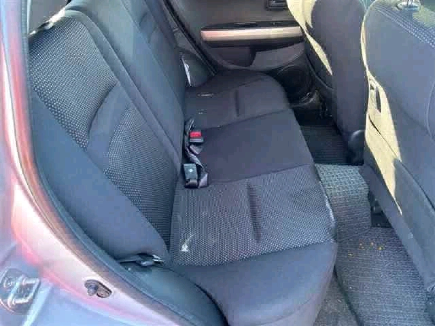 Toyota IST 2004 White Low Mileage thumbnail 9