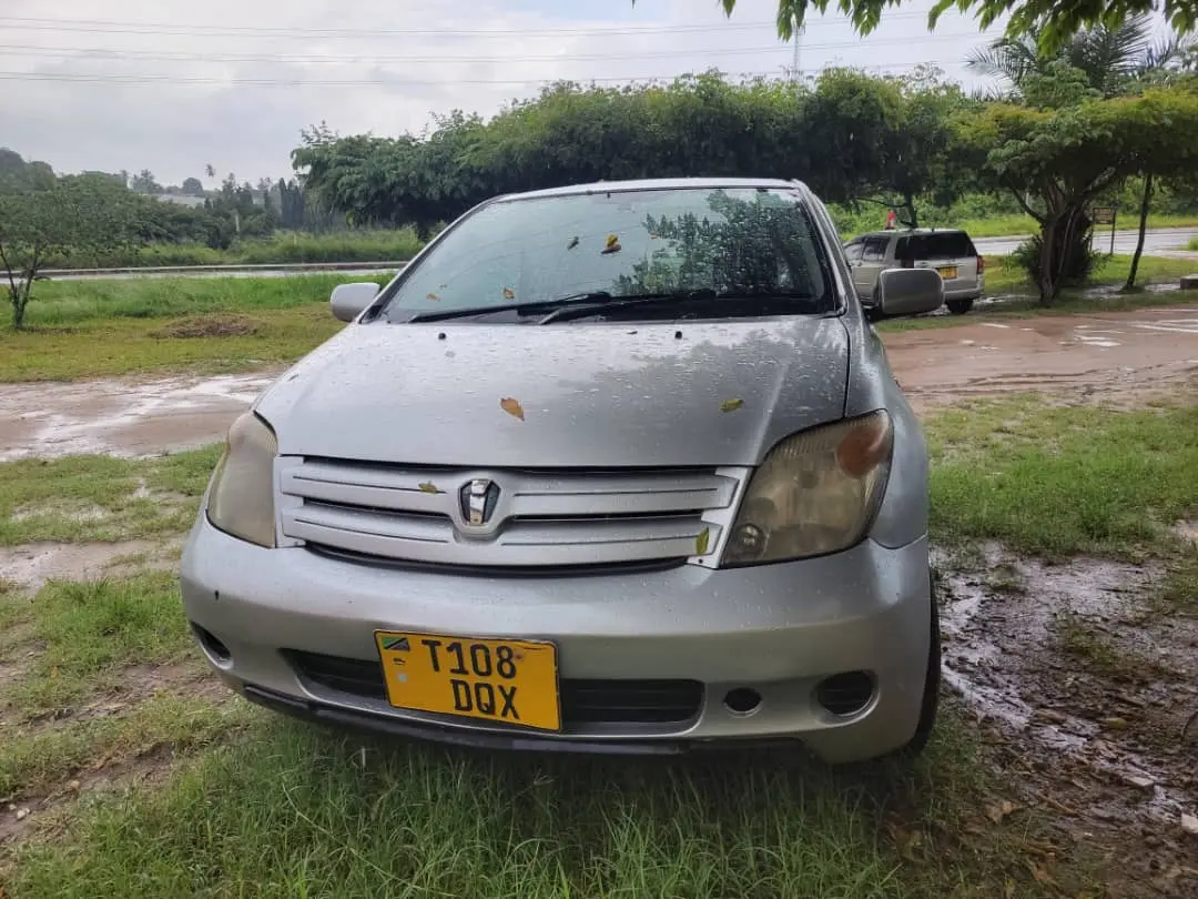 Toyota Ist Silver kwa Mauzo