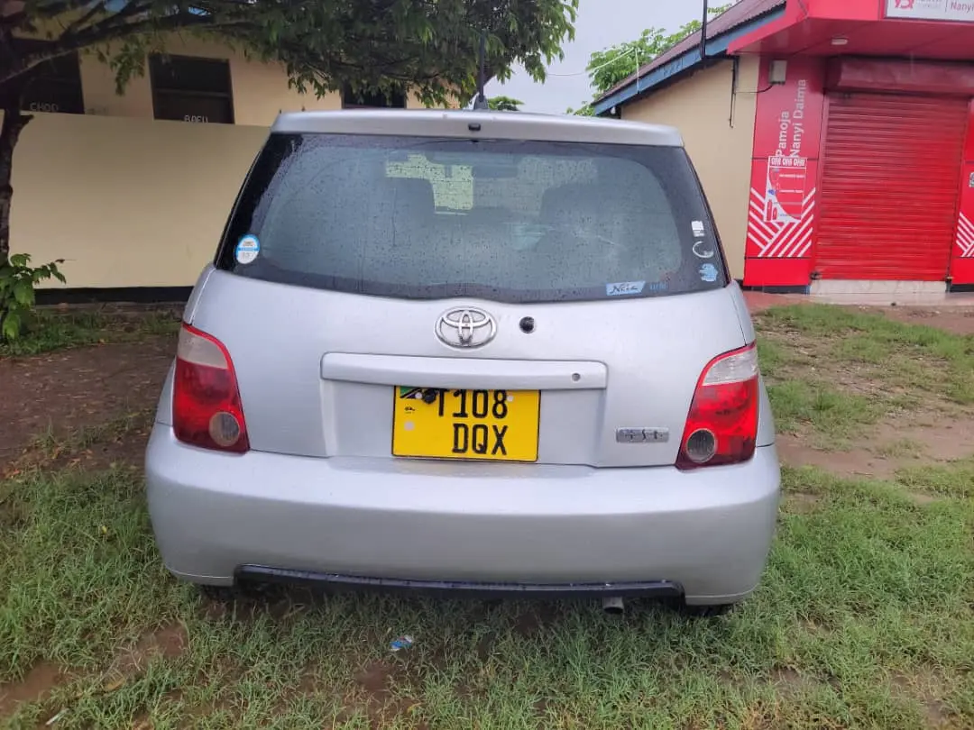 Toyota Ist Silver kwa Mauzo thumbnail 4