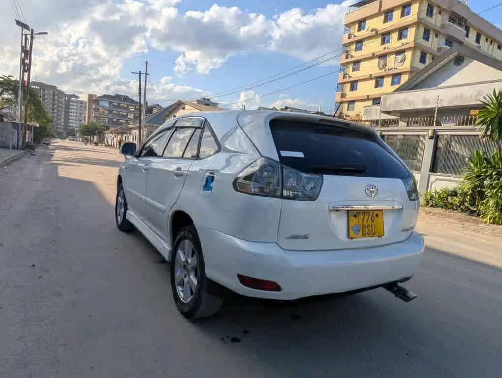 Toyota Harrier 2004 (DSU) thumbnail 3