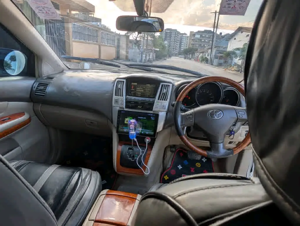 Toyota Harrier 2004 (DSU) thumbnail 9