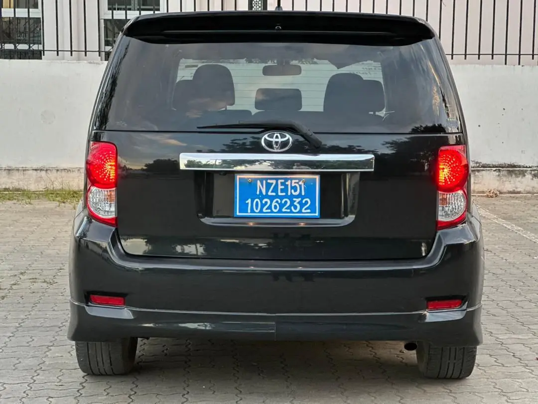 Toyota Rumion 2009 thumbnail 4