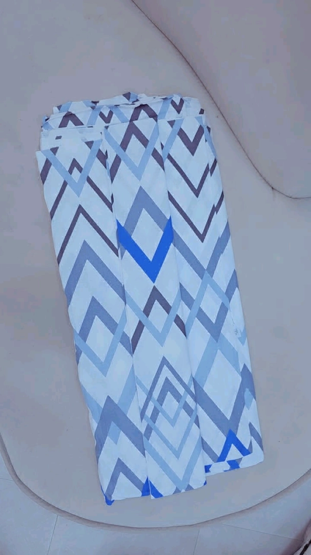 Ugandan Shuka Grade One Bed Sheet Set (2 Shuka, 4 Foronya) thumbnail 3