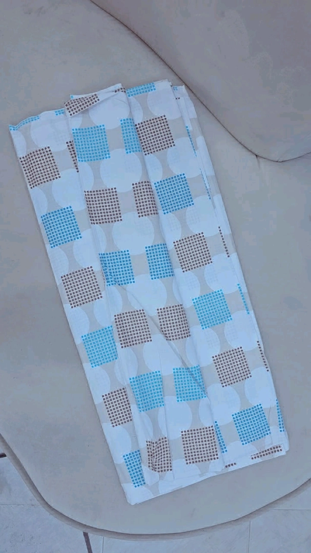 Ugandan Shuka Grade One Bed Sheet Set (2 Shuka, 4 Foronya) thumbnail 5