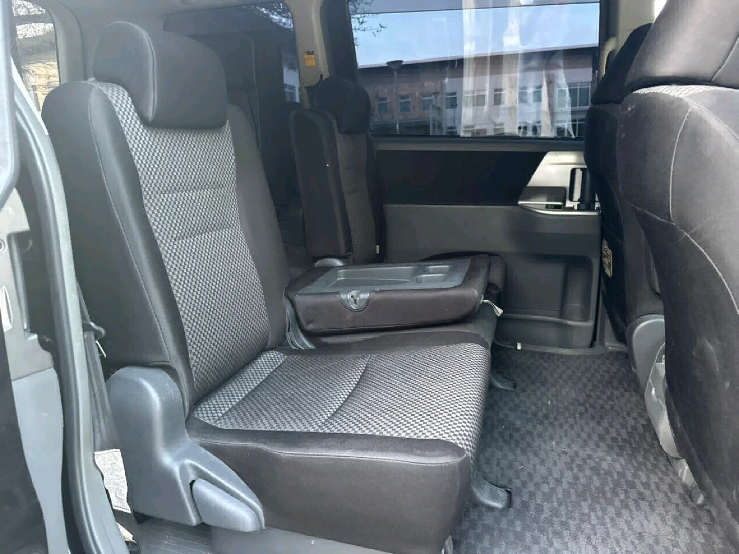 Toyota Noah New Model Shape 2009 (Reg ELC) thumbnail 8