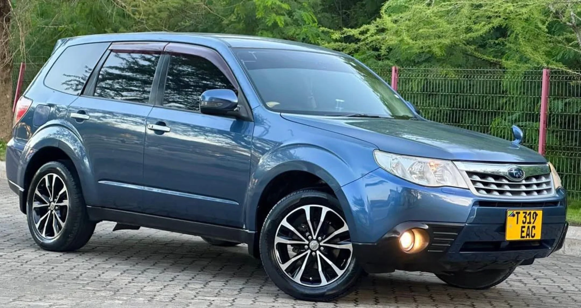 Subaru Forester SUV thumbnail 5