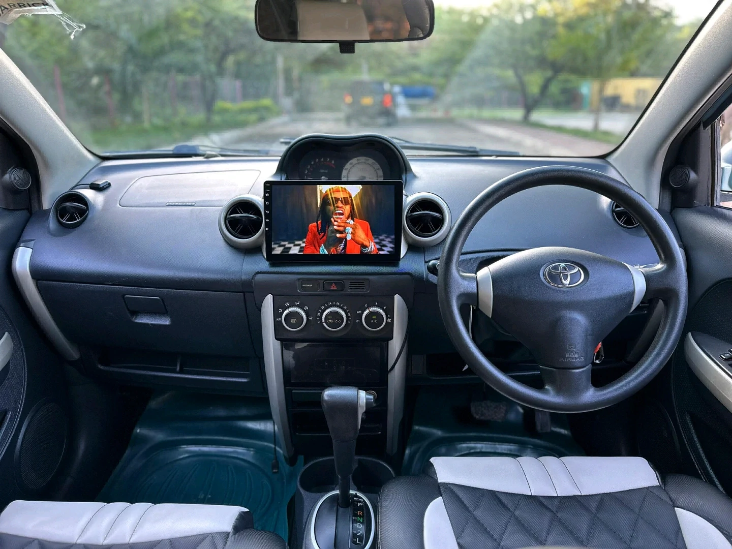 Toyota Ist 2004 Hatchback (Low Mileage) thumbnail 7