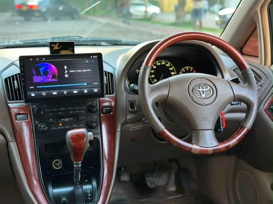 Toyota Harrier 2004 - Pearl White thumbnail 7