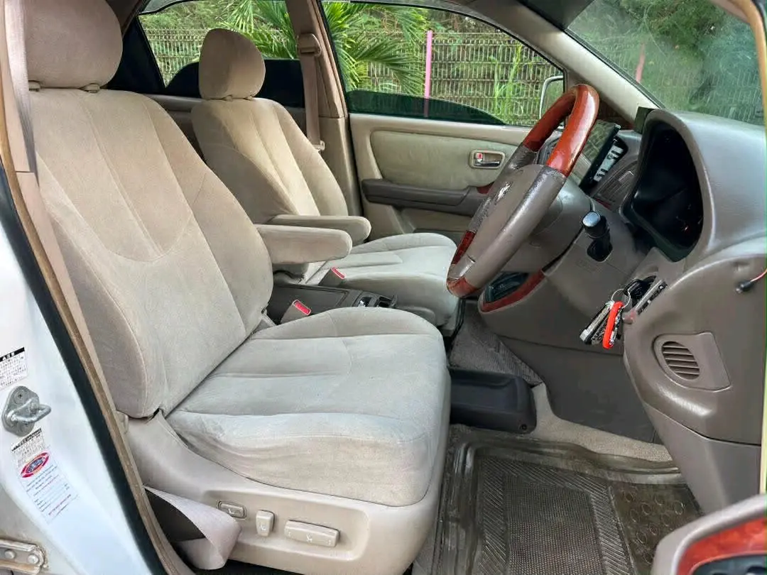 Toyota Harrier 2004 - Pearl White thumbnail 9