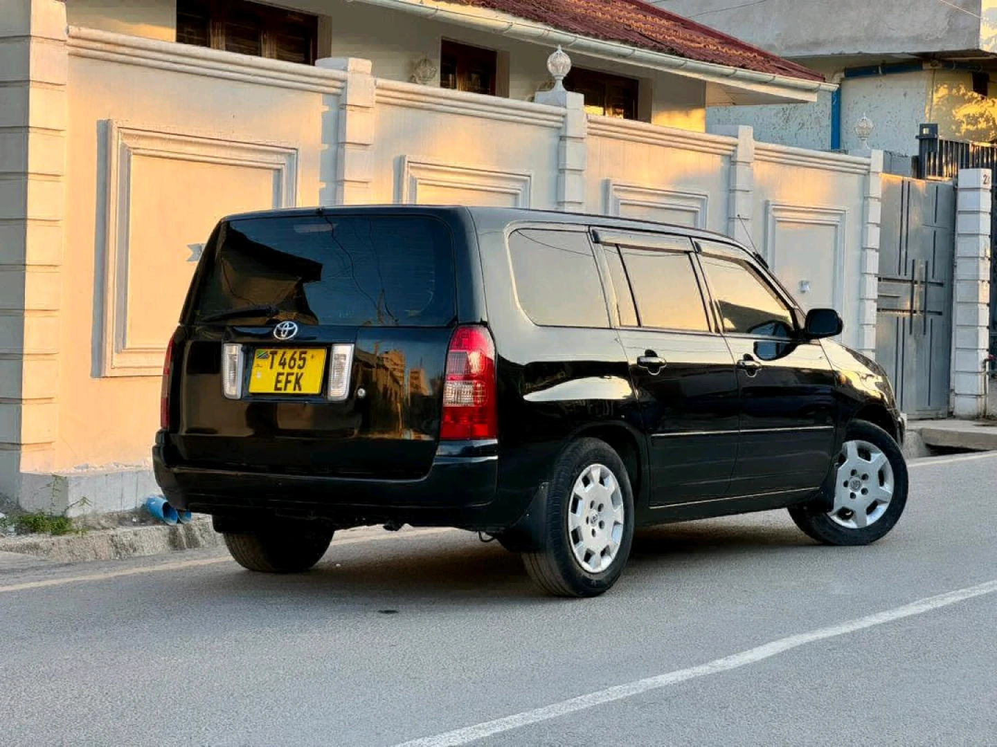 Toyota Succeed Van Black 2008 thumbnail 3