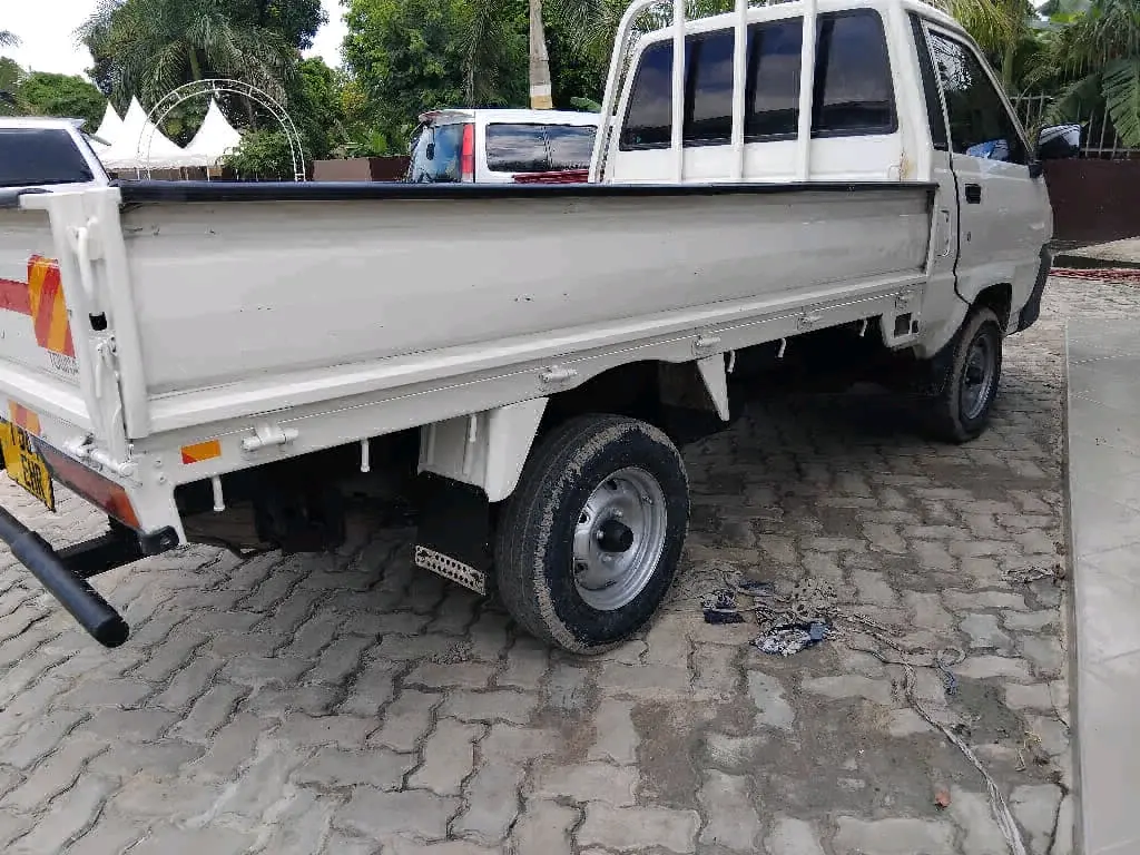 Toyota Townace Pickup thumbnail 3