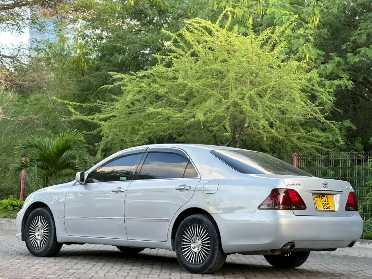 Toyota Crown Athlete 2004 thumbnail 5