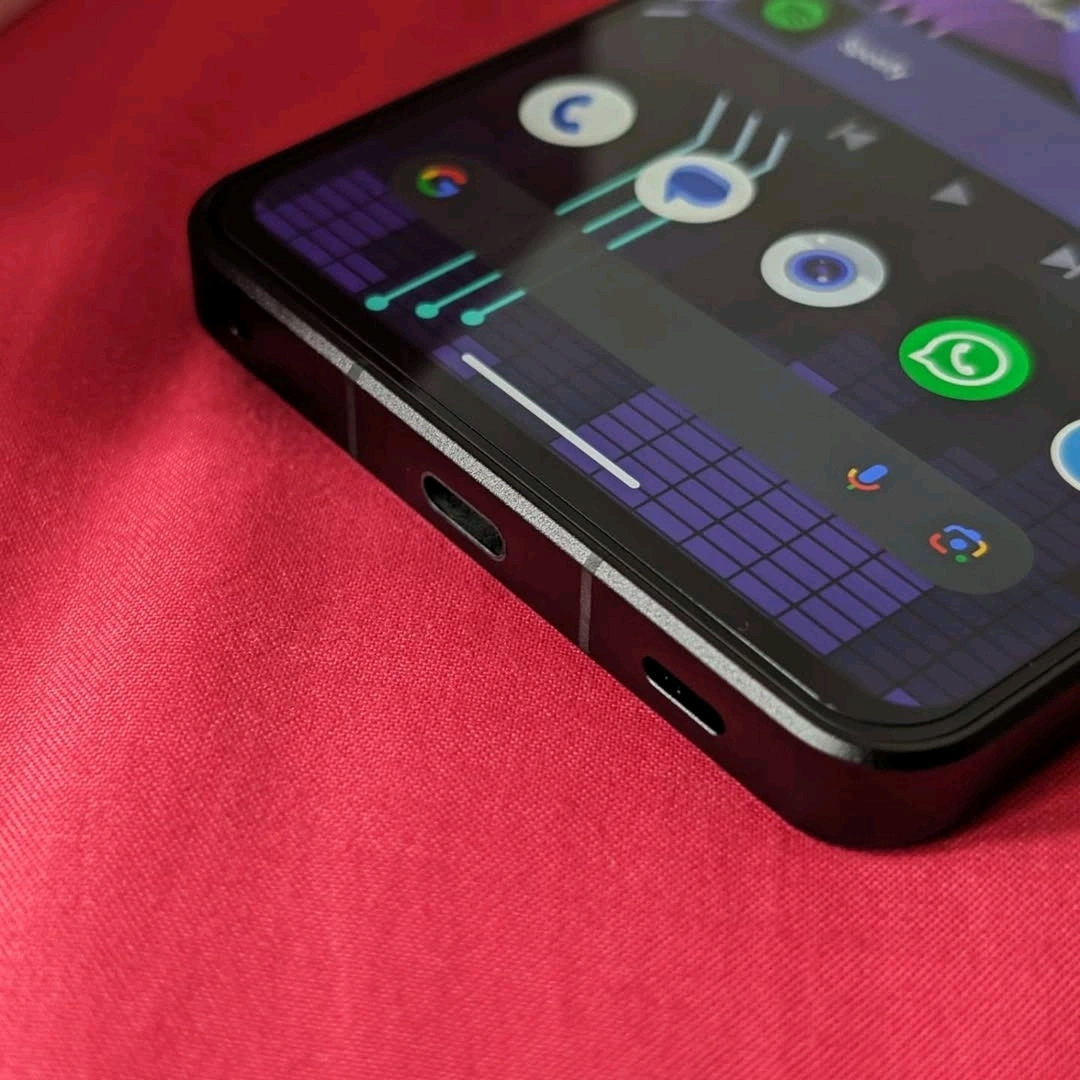 Sharp Aquos R8s Pro Smartphone Brand New thumbnail 3