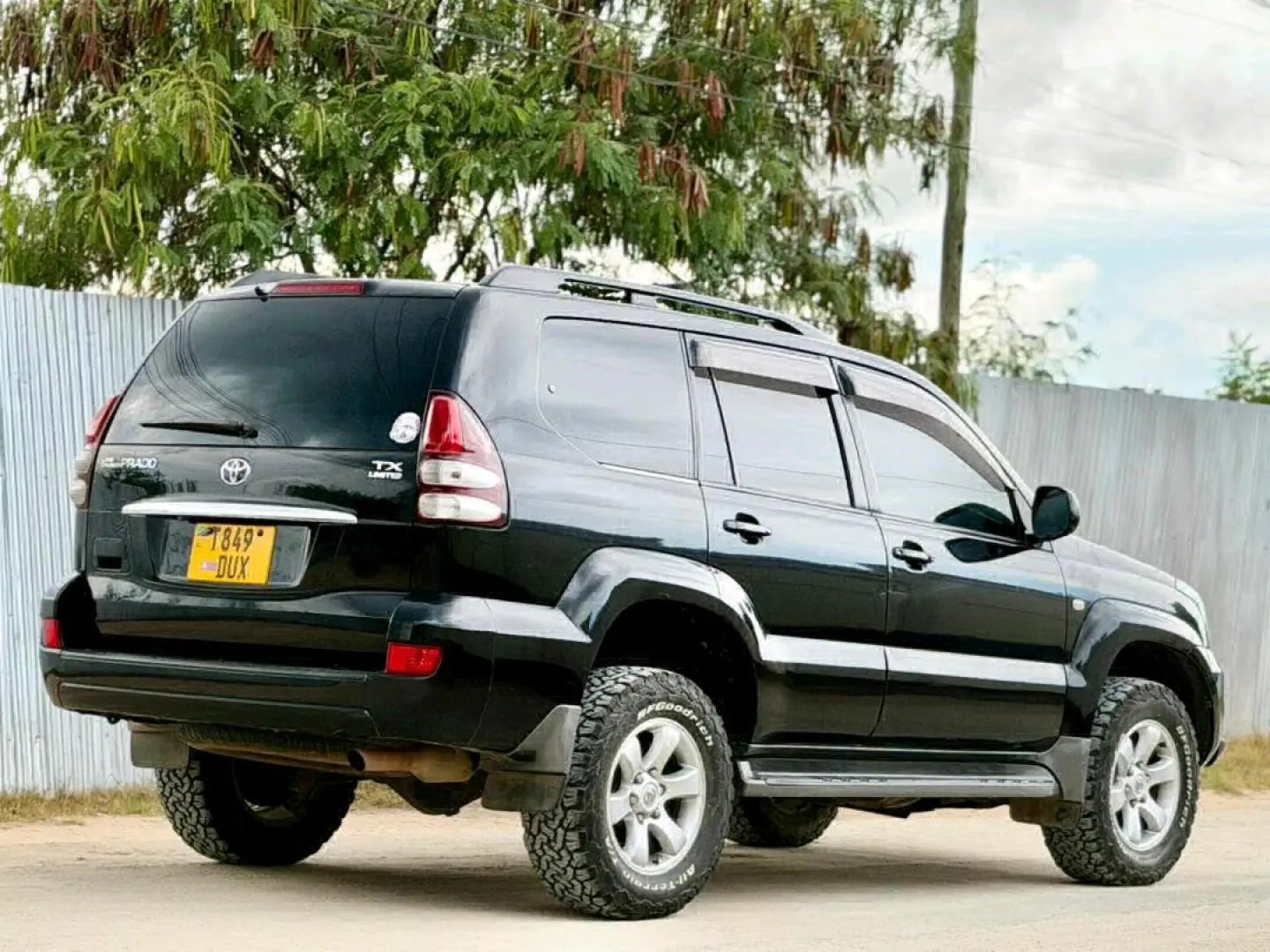 Toyota Land Cruiser Prado TX 120 (2006) - Black thumbnail 4