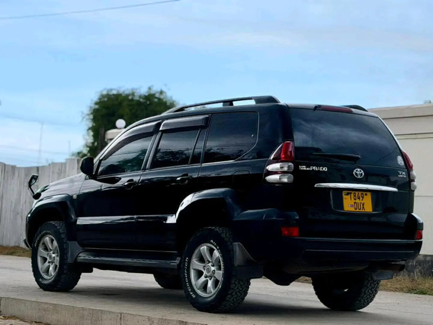 Toyota Land Cruiser Prado TX 120 (2006) - Black thumbnail 5