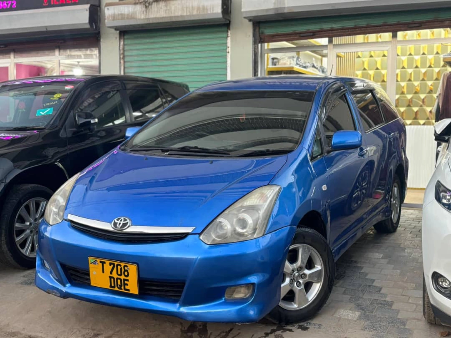 Toyota Wish Minivan Blue Full AC thumbnail 6