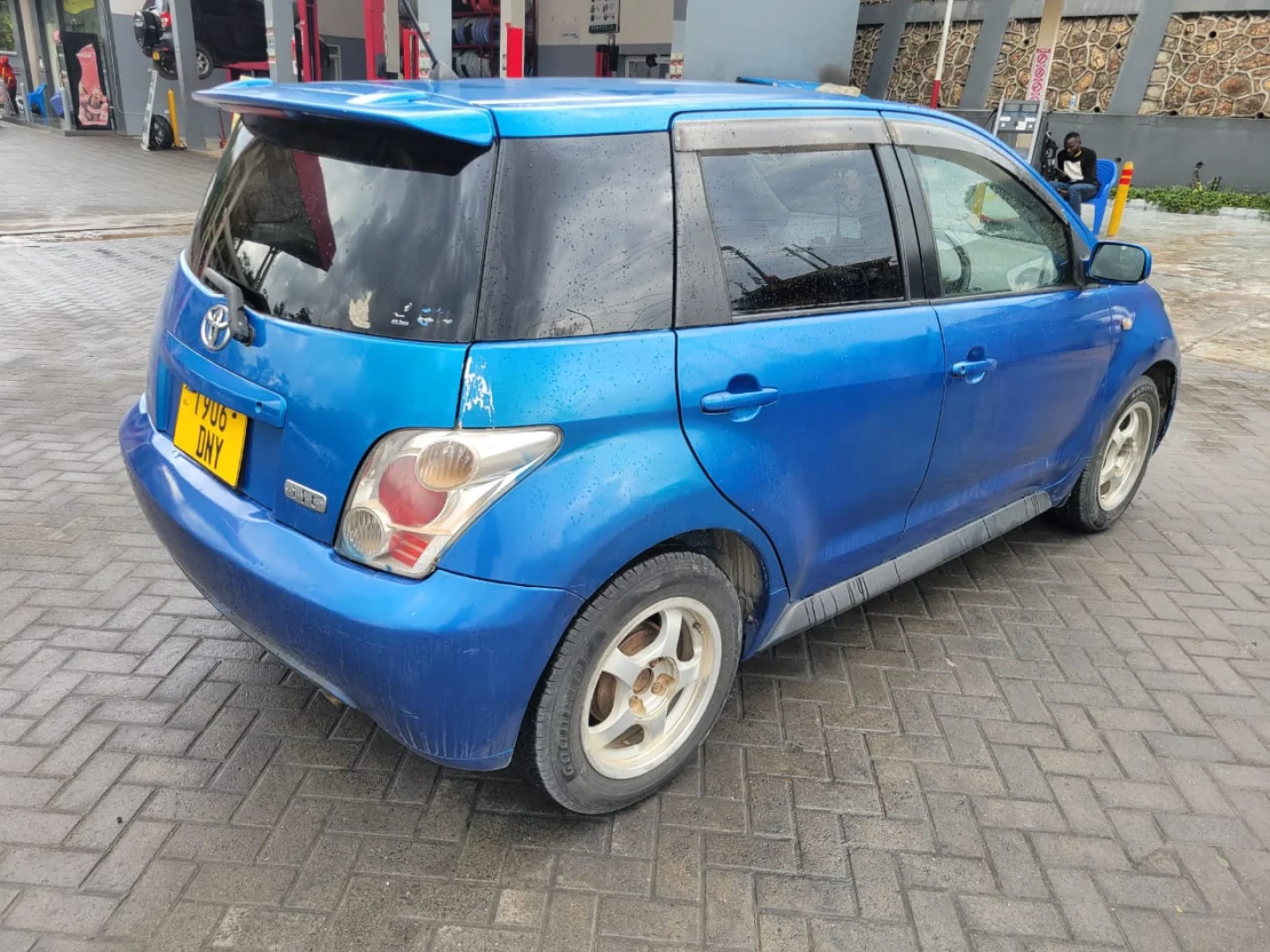 Blue Toyota Ist DNY for Sale thumbnail 5