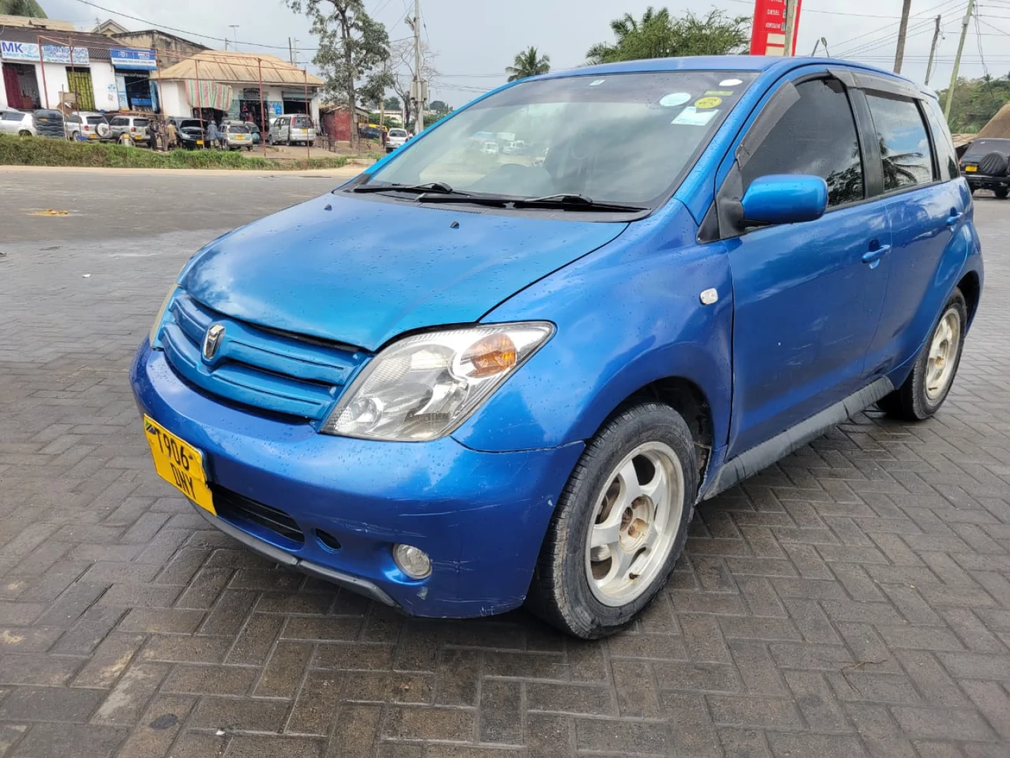 Blue Toyota Ist DNY for Sale thumbnail 6