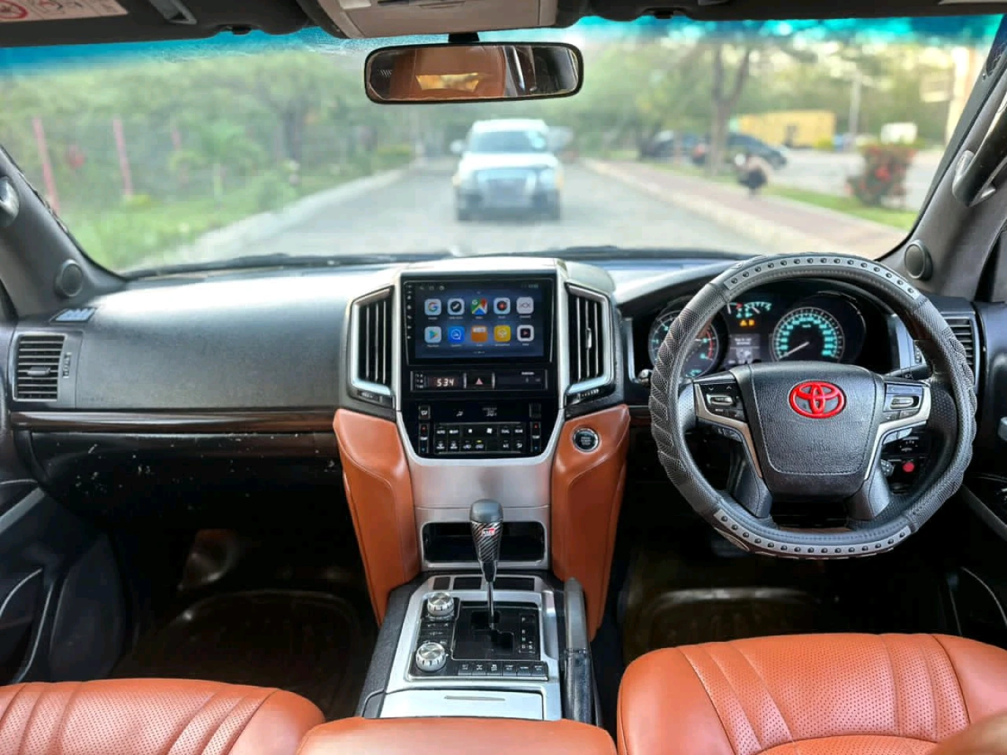 Toyota Land Cruiser V8 2013 Uplifted to 2020 thumbnail 9