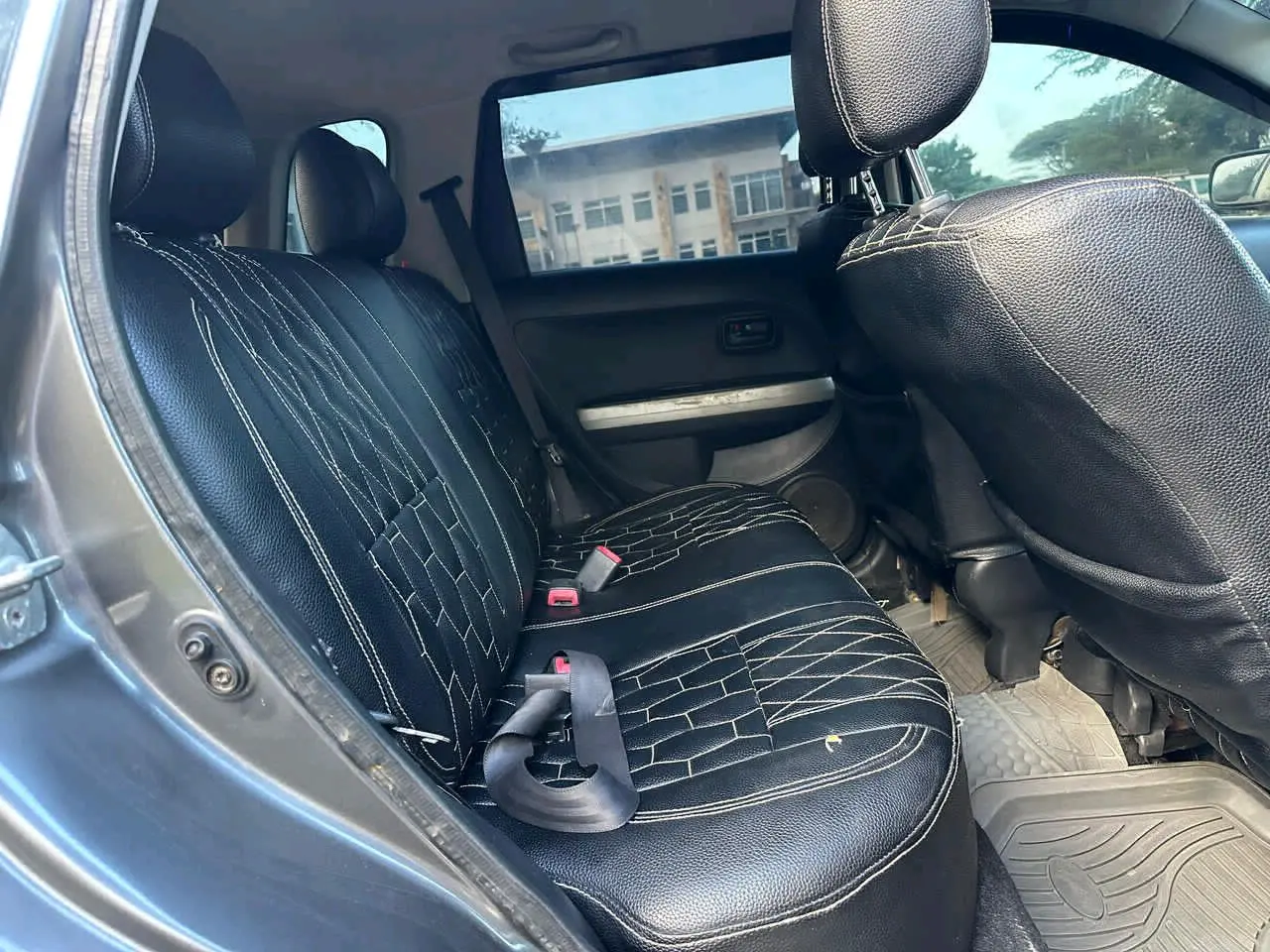 2004 Toyota Ist Grey 1290cc thumbnail 6