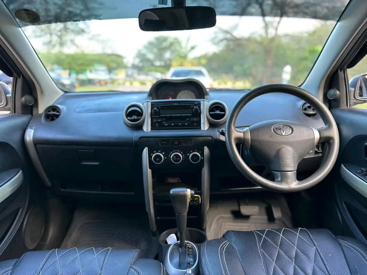 2004 Toyota Ist Grey 1290cc thumbnail 7