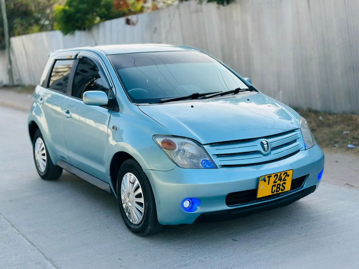 Toyota Ist Hatchback Blue for Sale